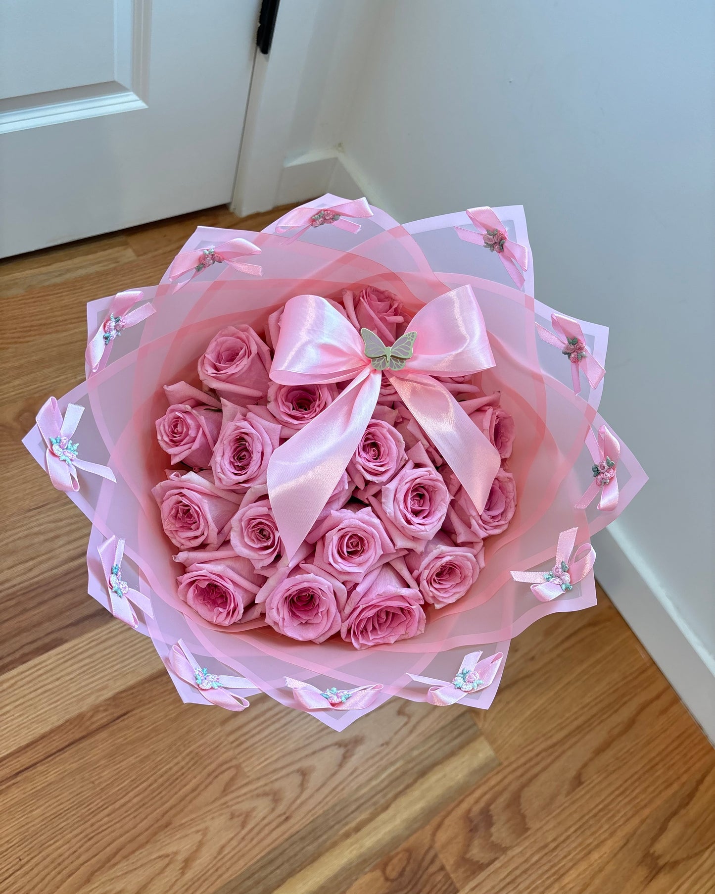 Fresh Rose Bouquet    (1 color)